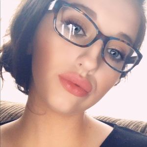 Meet your Posher, Micheala